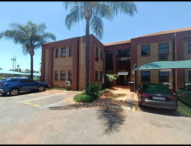 BUSINESS PROPERTY TO RENT IN FOURWAYS